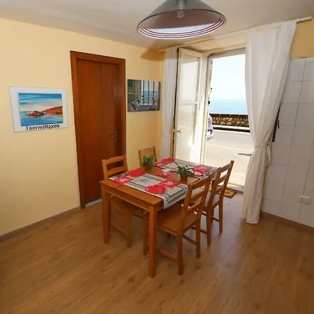 Taorminaxos Apartment